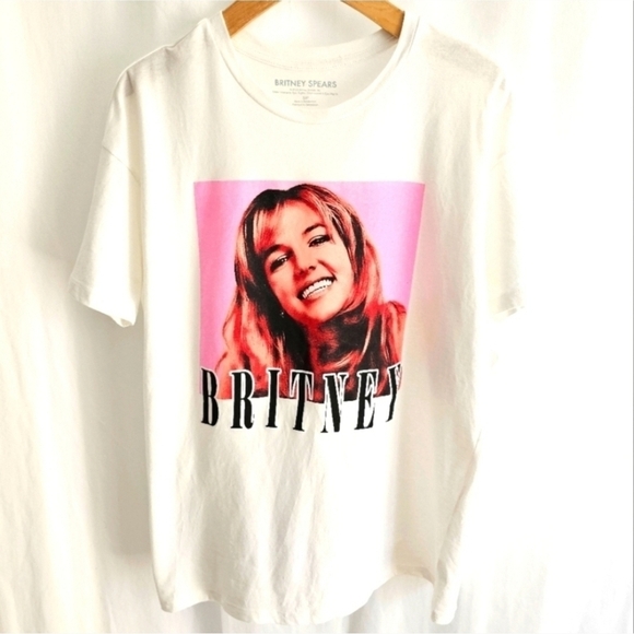 Britney Spears Graphic T-Shirt - Picture 4 of 8